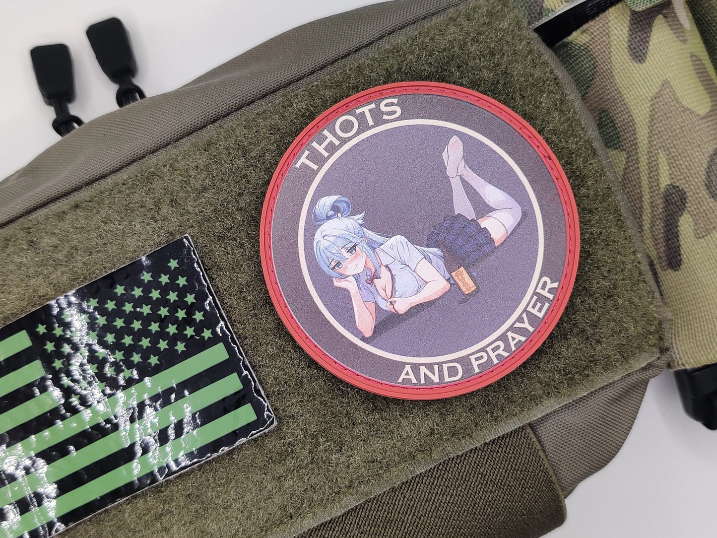 Patch with an illustration of a person and text on a green bag